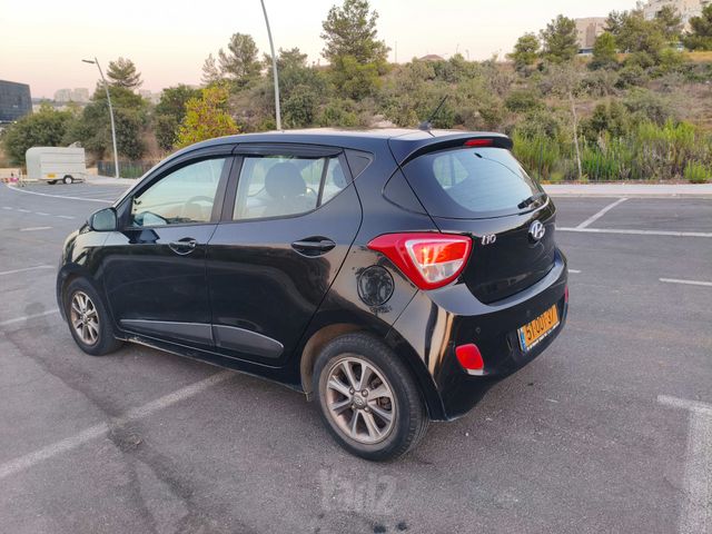 יונדאי i10