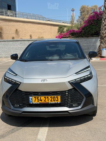 מודעת רכב טויוטה C-HR