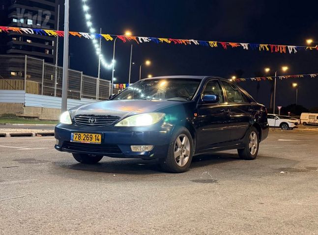 טויוטה קאמרי