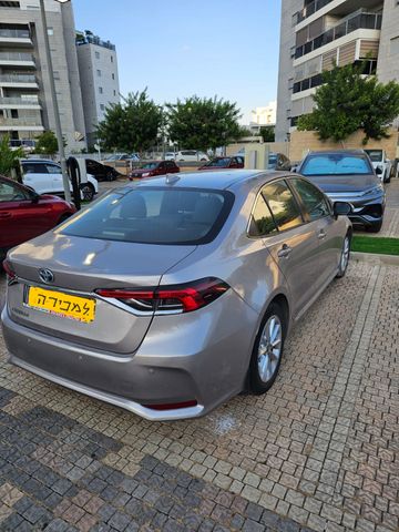 מודעת רכב טויוטה קורולה