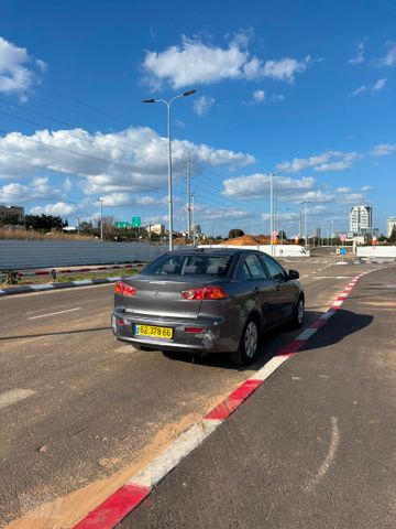 מודעת רכב מיצובישי לנסר
