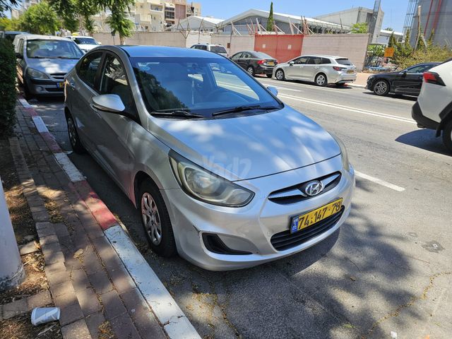 יונדאי אקסנט i25