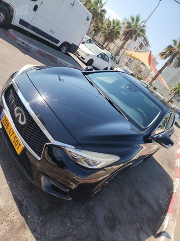 אינפיניטי Q30