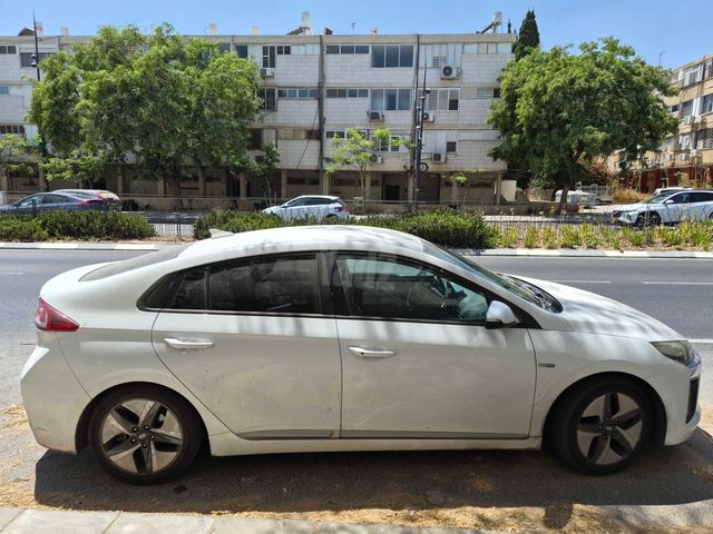 מודעת רכב יונדאי איוניק