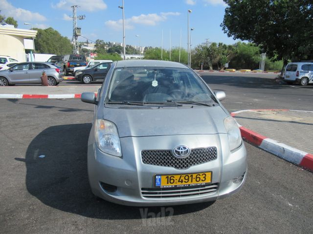 טויוטה יאריס