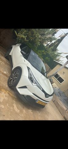 מודעת רכב טויוטה C-HR