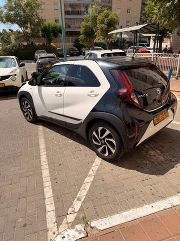 טויוטה אייגו X