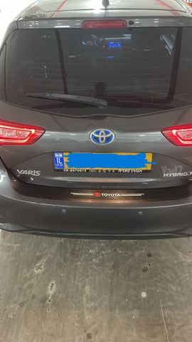 טויוטה יאריס