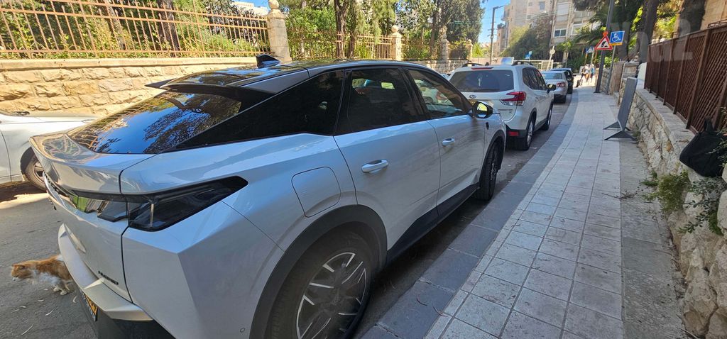 פיג'ו 3008