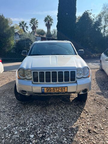 מודעת רכב קרייזלר גראנד וויאג'ר