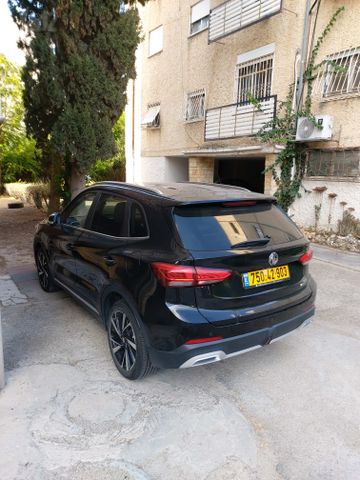 אם ג'י ZS