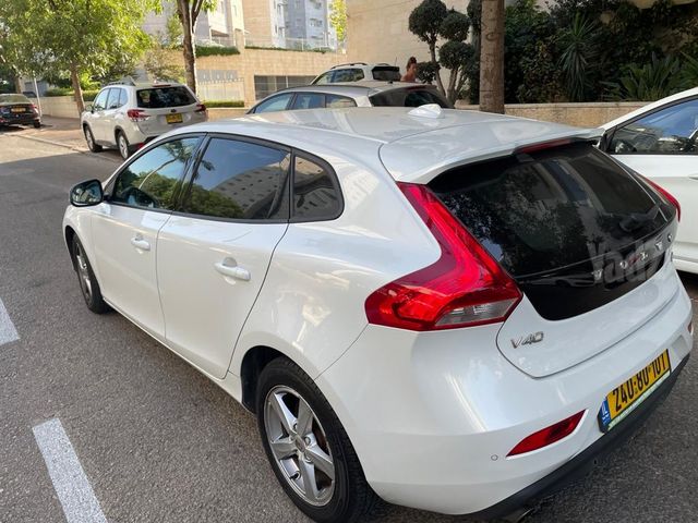 מודעת רכב וולוו V40