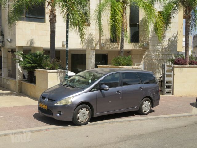 מודעת רכב מיצובישי גרנדיס