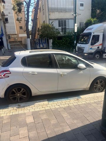 מודעת רכב פיג'ו 208