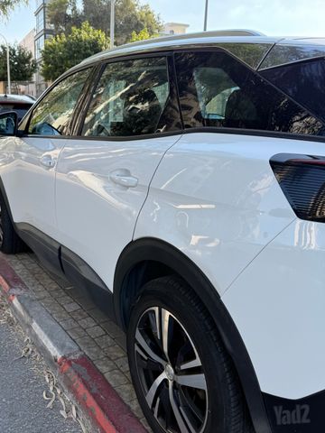 פיג'ו 3008