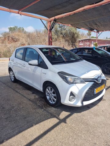 טויוטה יאריס
