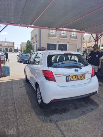 טויוטה יאריס