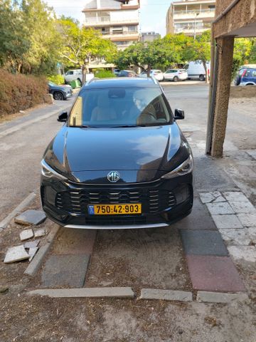 אם ג'י ZS