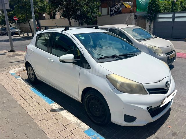 טויוטה יאריס