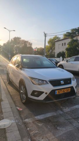 סיאט ארונה