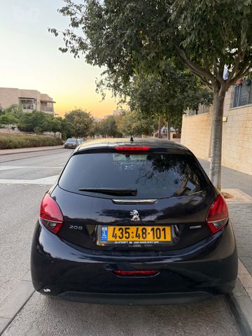 פיג'ו 208