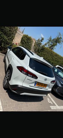 קורולה קרוס Dynamic היברידי אוט׳ 1.8 (97 כ״ס)