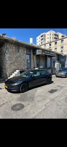 מודעת רכב טסלה מודל 3
