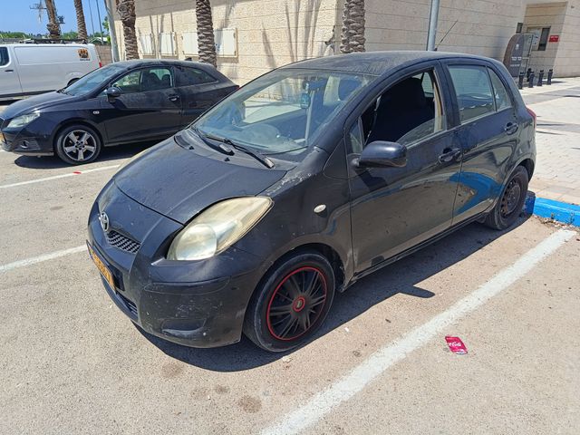 טויוטה יאריס