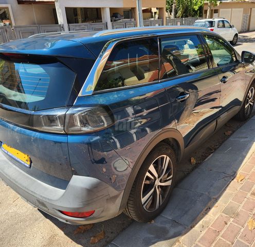 פיג'ו 5008
