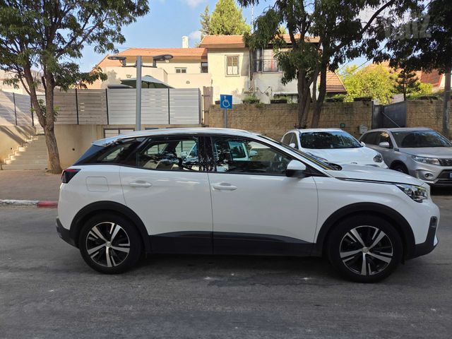 פיג'ו 3008