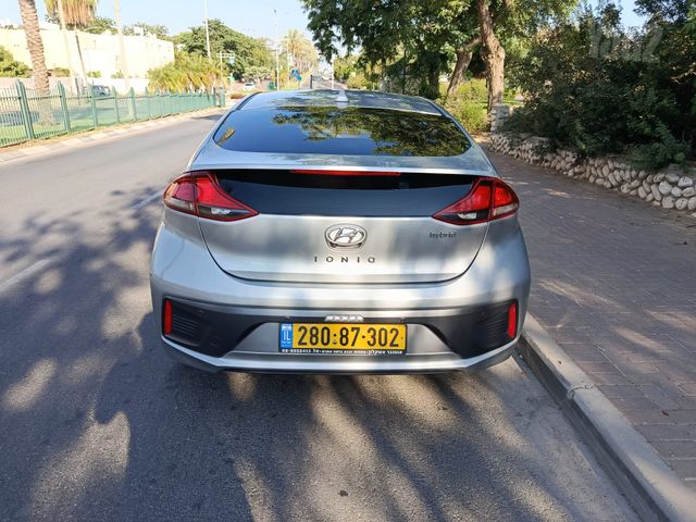 יונדאי איוניק