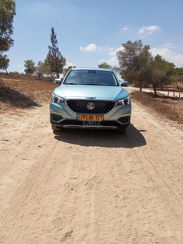 אם ג'י ZS