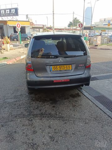 מיצובישי גרנדיס