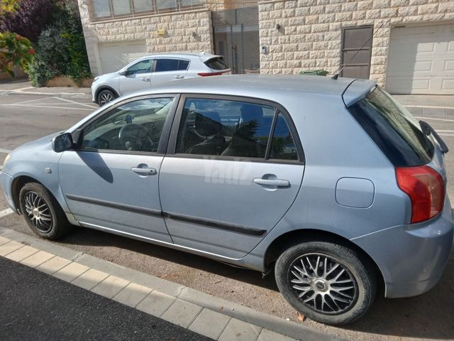 טויוטה קורולה