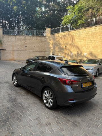 מאזדה 3