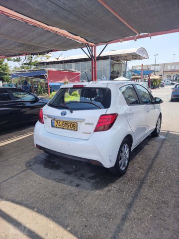 טויוטה יאריס