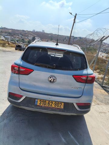 אם ג'י ZS
