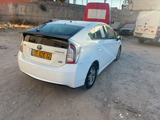 מודעת רכב טויוטה פריוס