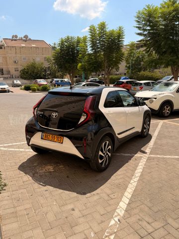 טויוטה אייגו X