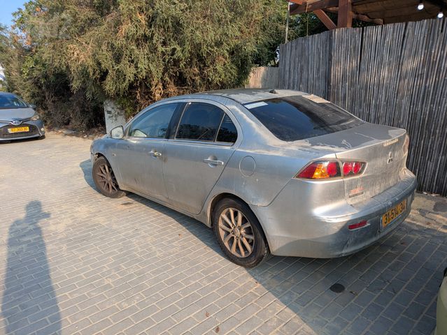 מיצובישי לנסר