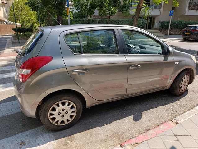 מודעת רכב יונדאי i20