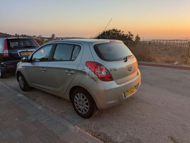 מודעת רכב יונדאי i20