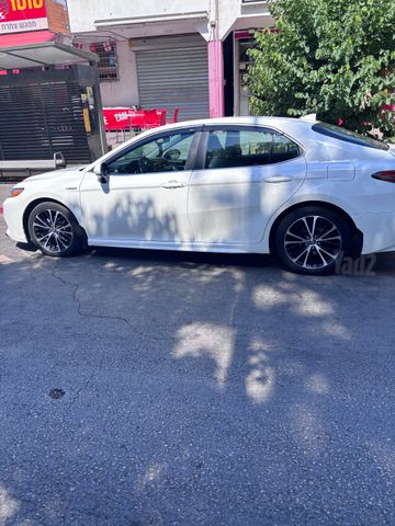 טויוטה קאמרי