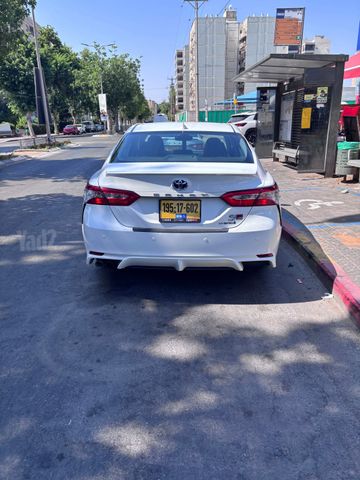 טויוטה קאמרי
