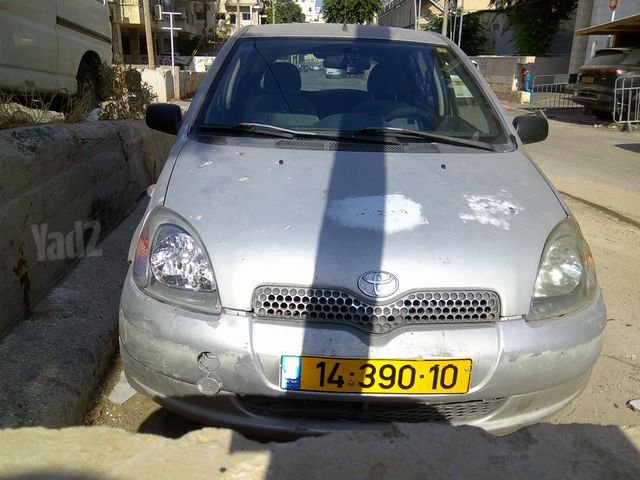טויוטה יאריס