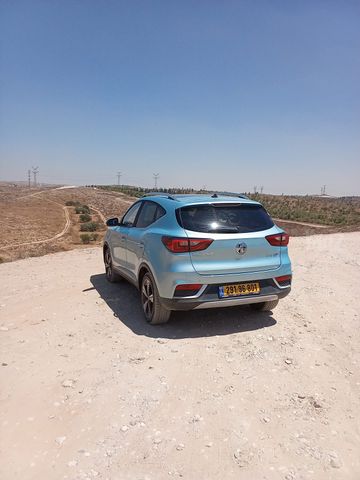 אם ג'י ZS