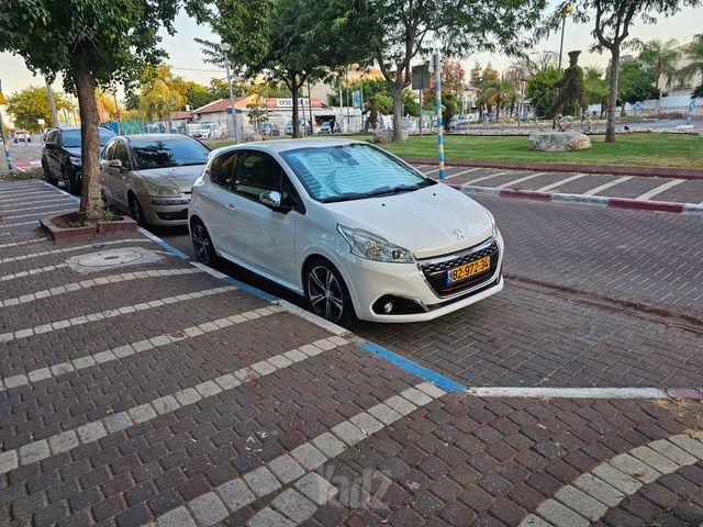 מודעת רכב פיג'ו 208