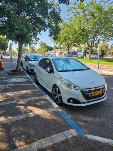 פיג'ו 208