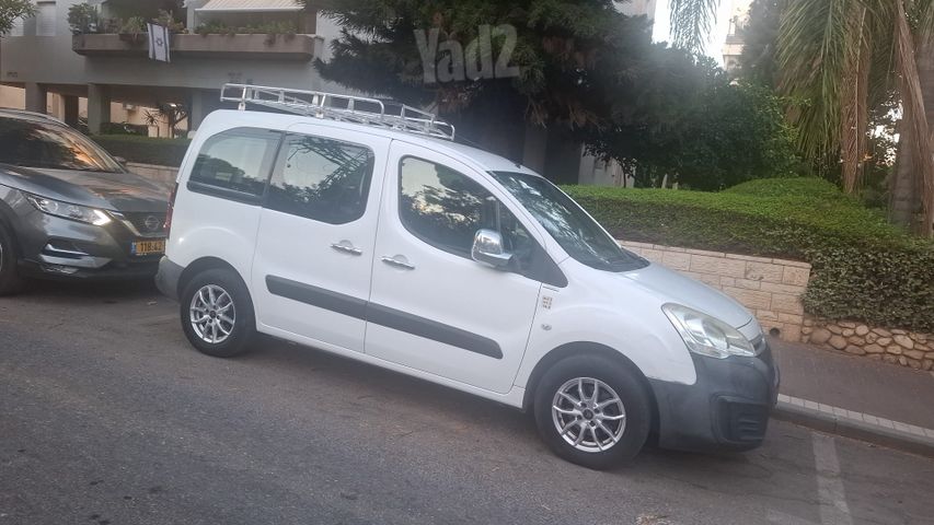 מודעת רכב סיטרואן ברלינגו