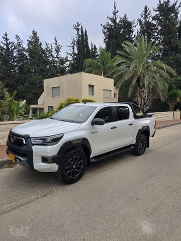 טויוטה היילקס